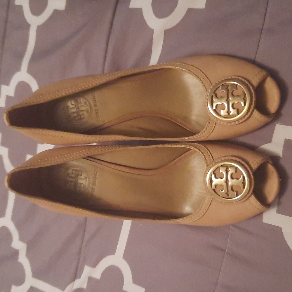 Tory burch Wedge peep toes 8.5